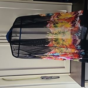 Beautiful lightweight duster.